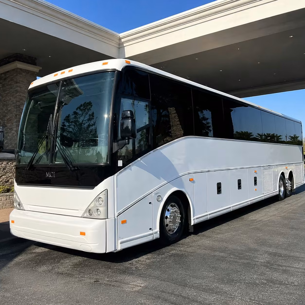 large group airport transportation in pearland for conventions retreats and events